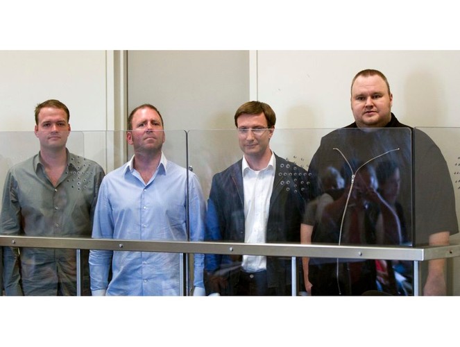 Jednak zdaniem wymiaru sprawiedliwości USA Kim Dotcom swą działalnością sprzyjał piratom i przyczynił się do wielomilionowych strat właścicieli praw autorskich