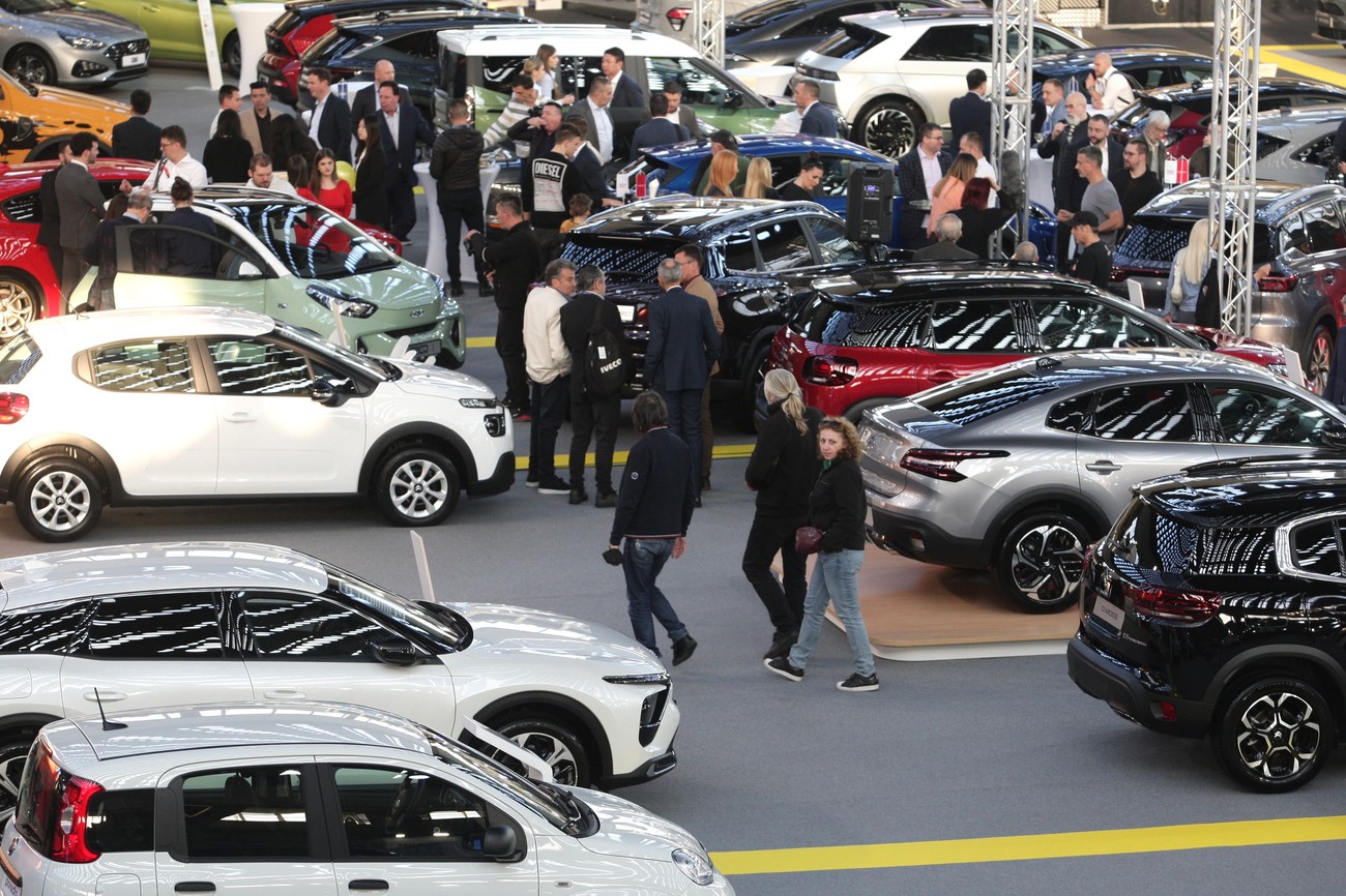 Policija prodaje zaplenjena vozila: U ponudi i BMW za male pare