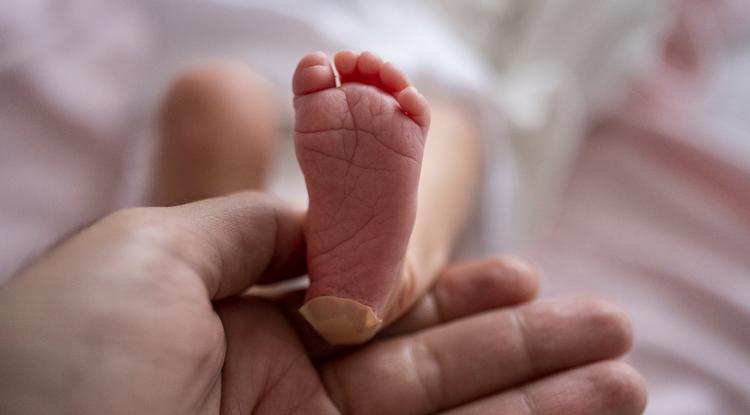 Az anyuka megijedt, amikor a babát meglátta Fotó: Getty Images