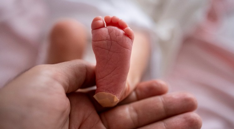 Az anyuka megijedt, amikor a babát meglátta Fotó: Getty Images