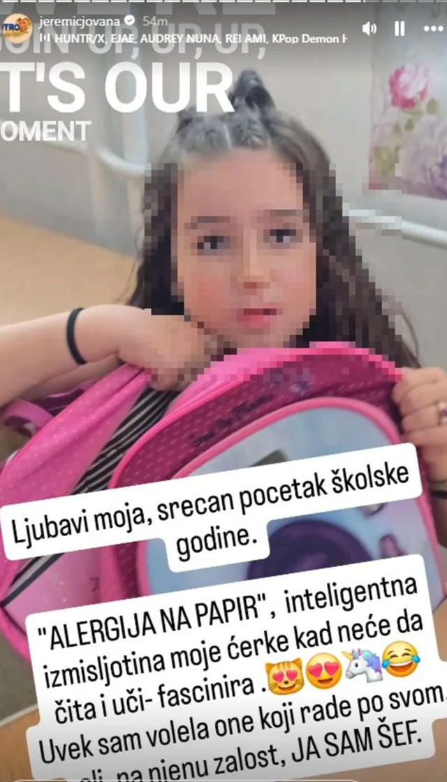 Jovana Jeremić ispratila ćerku u drugi razred