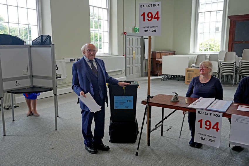 Majkl Higins, predsednik Irske glasao