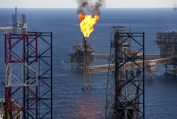 Platforma naftowa firmy Petroleos Mexicanos na polu naftowym Ku-Maloob-Zaap w Zatoce Meksykańskiej.