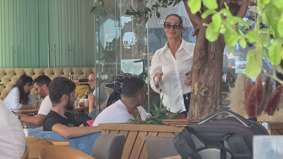 Milena Kačavenda paparaco