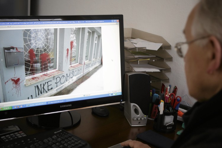 Zniszczone biuro Joanny Senyszyn