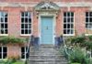 Nieruchomości zabytkowe: pałac jest tańszy niż kawalerka