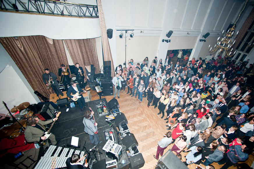 Festiwal Muzyka i Świat - potańcówka w Domu Kolejarza (fot. Monika Stolarska / Onet)