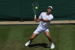 Dramat Huberta Hurkacza na Wimbledonie. Poddał mecz w czwartym secie