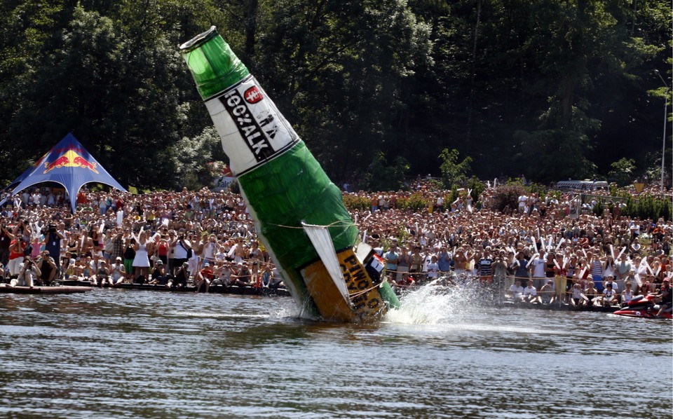 POZNAŃ KONKURS LOTÓW RED BULL