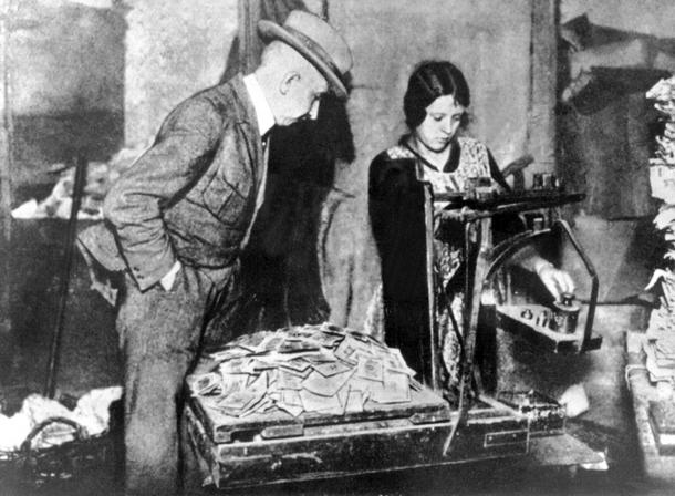 Niemców uratowała reforma walutowa. O powrocie do parytetu złota nie mogło być mowy, kraj nie miał żadnych rezerw