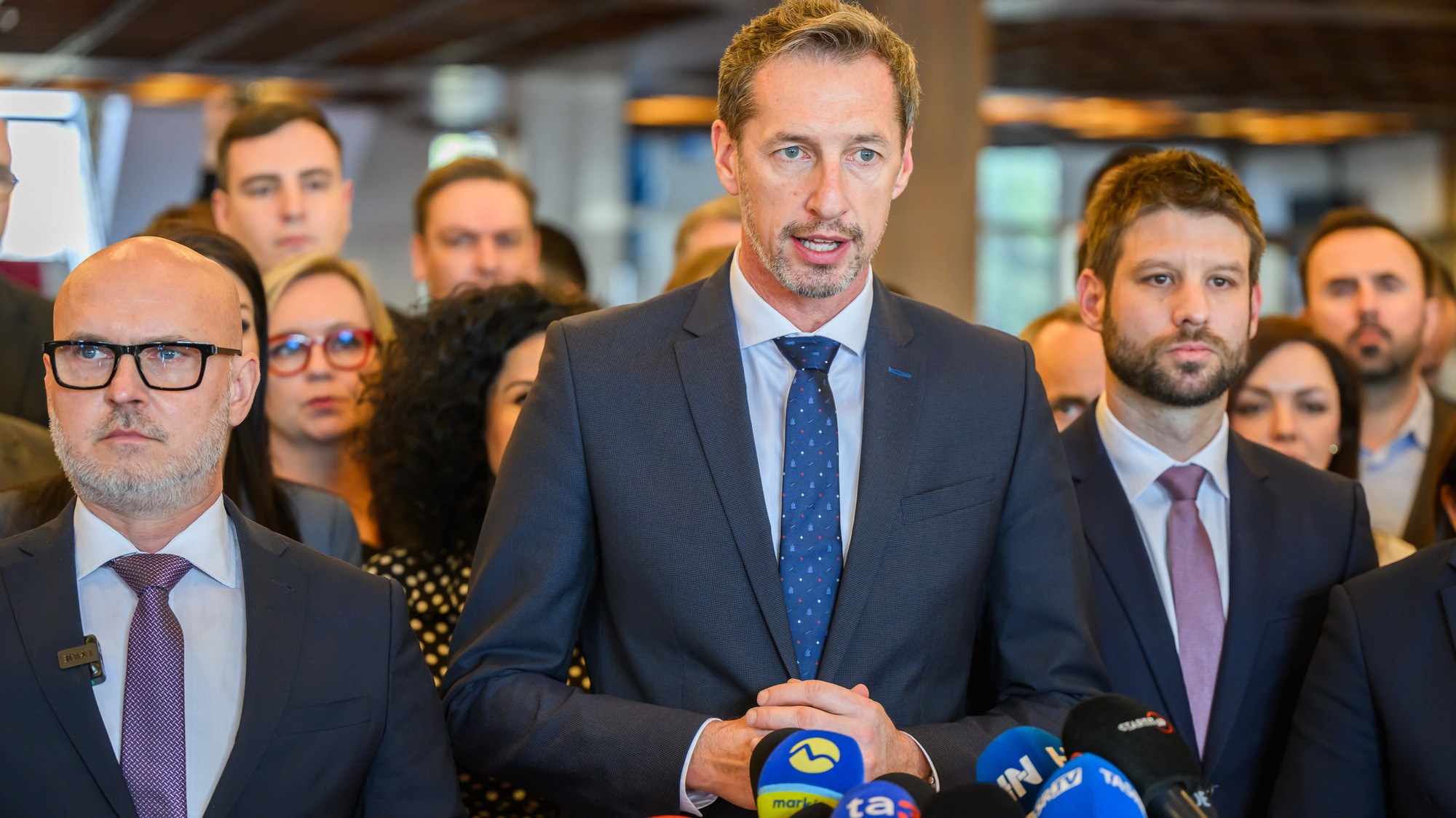 Zľava poslanci NRSR Branislav Gröhling (SaS),  Milan Majerský (KDH)  a Michal Šimečka (Progresívne Slovensko).