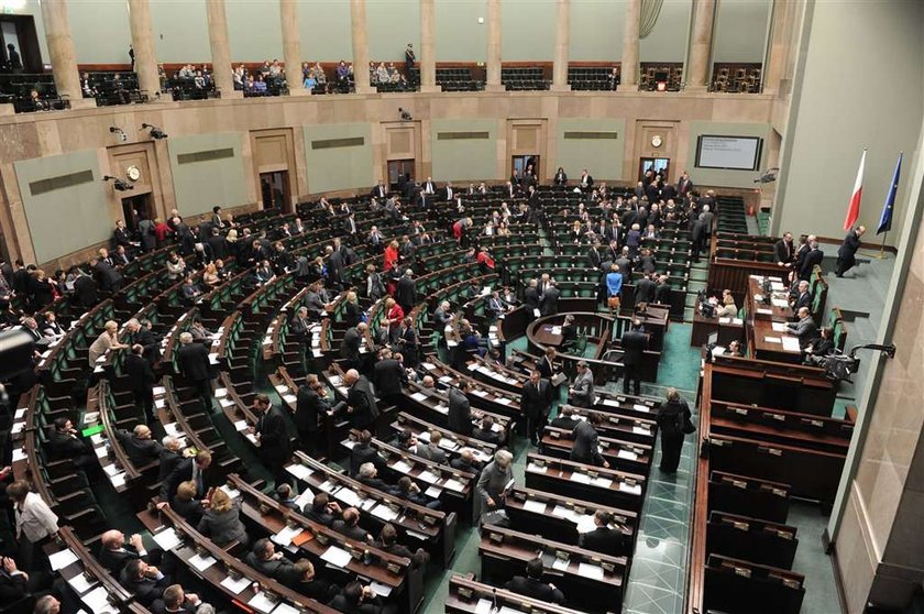 Nowy Sejm, a bumelują po staremu