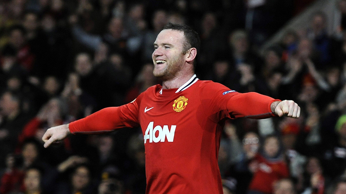 Koszulki z nazwiskiem piłkarza reprezentacji Anglii i Manchesteru United Wayne'a Rooneya są najchętniej kupowane przez kibiców z całego świata. Rooney wyprzedza Stevena Gerrarda z Liverpoolu i Hiszpana Fernando Torresa z Chelsea Londyn.