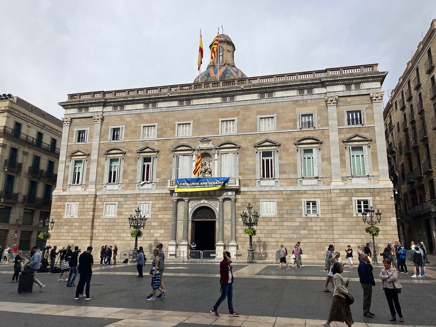 Ukrajinska zastava na zgradi administracije