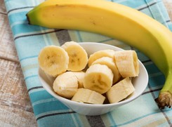Dodaje energii, poprawia koncentrację. Właściwości banana