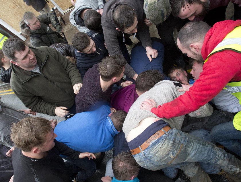 Krwawa jatka w centrum miasta, a policja się... uśmiecha