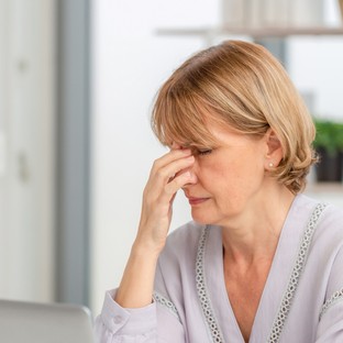 Lebegő foltok, homályos látás: ekkor utalnak a tünetek retinaleválásra