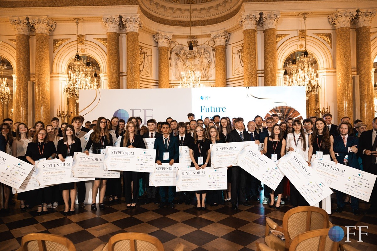 Stypendyści VI edycji Programu Mentoringowego Our Future Foundation wybrani, marzą o Harvardzie, Yale czy Oksfordzie!