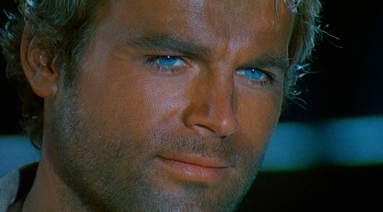 Terence Hill fénykorában, szinte természetes kék szemekkel