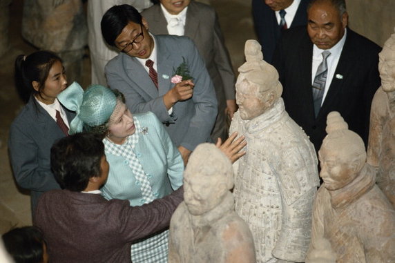 16 października 1986 r. — wizyta królowej w Chinach