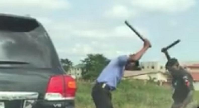 Nigerian police brutalizing 'stubborn' driver