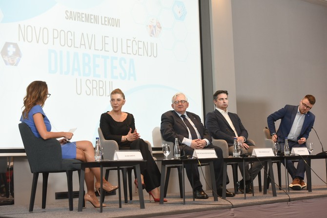 Učesnici panela govorili su o savremenoj terapiji