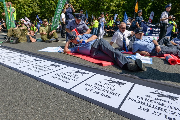 Protest służb mundurowych