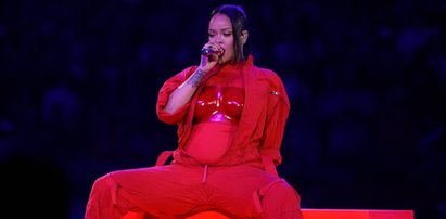 Rihanna wyszła na scenę i wszystko stało się jasne. Wkrótce jej rodzina się powiększy