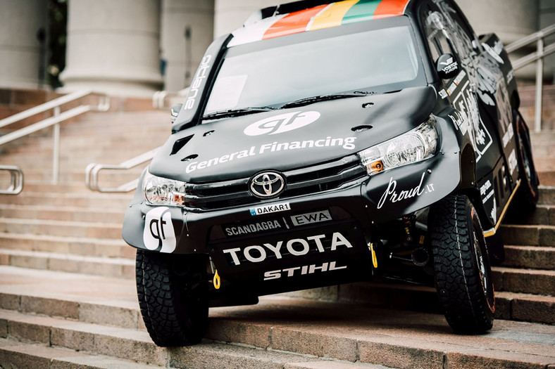 Toyota Hilux Black Hawk V litewsko-polskiego teamu Pitlane przygotowana na Rajd Dakar