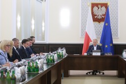 Nowy sondaż miażdży rekonstrukcję Tuska. Nawet wyborcy KO nie kupują zmian