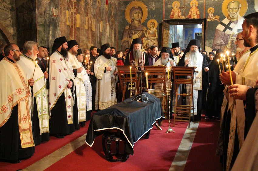 Opelo su služili patrijarh Irinej i episkopi Teodosije i Joanikije