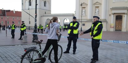 31-latek postawił na nogi służby w stolicy. "To pocisk artyleryjski wypełniony trotylem"