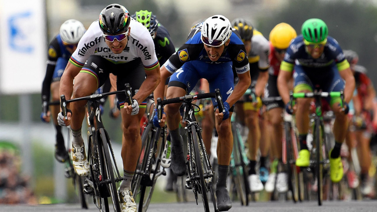 Peter Sagan (Tinkoff) wygrał drugi etap tegorocznego Tour de France i został nowym liderem. Mistrz świata, dzięki ogromnej pomocy Romana Kreuzigera, jako pierwszy finiszował na podjeździe 3. kategorii w Cherbourg-Octeville. Drugi był Julian Alaphilippe (Etixx-QuickStep), a trzeci Alejandro Valverde (Movistar). Straty w niedzielę ponieśli Alberto Contador (Tinkoff) i Richie Porte (BMC Racing).