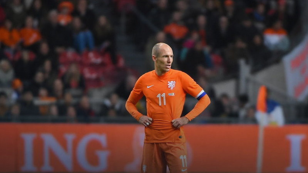 Teraz się zacznie, memy wyśmiewające Holendrów hulały po sieci już w trakcie meczu z Czechami. Trzecia drużyna ubiegłorocznych mistrzostw świata nie zagra na Euro 2016, co oznacza, że Arjen Robben czy Wesley Sneijder obejrzą imprezę przed telewizorem. Poniżej jedenastka gwiazd, które znalazły się poza burtą.