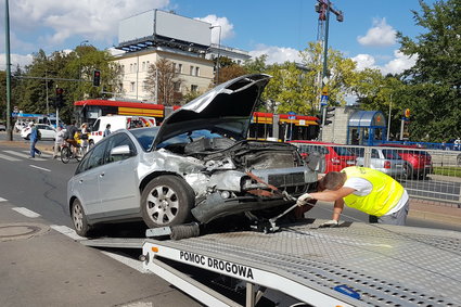 Firmy ubezpieczeniowe wypłaciły 44 mld zł z odszkodowań. Zobacz, ile przy tym same zarobiły