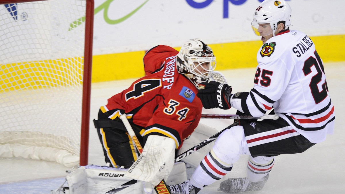 Od pięciu spotkań na wgraną nie zasłużyli Chicago Blackhawks. Mistrzowie ligi sprzed dwóch lat mogą niedługo wypaść z czołówki Konferencji Zachodniej, póki co przegrali z Calgary Flames 1:3.