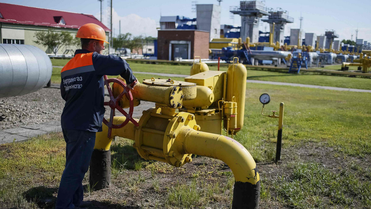 Minister Energetyki Ukrainy Ołeksandr Szłapak powiedział we wtorek, że jego kraj nie jest zadowolony z propozycji Komisji Europejskiej dotyczącej uregulowania z Rosją kwestii ukraińskiego zadłużenia za gaz. KE dała stronom na ocenę propozycji czas do środy.