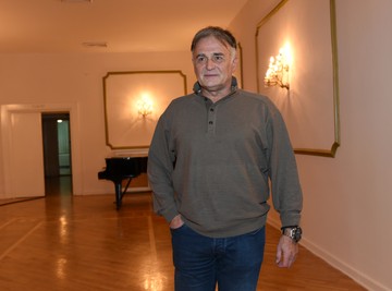 Voditeljka se RASPLAKALA zbog Branislava Lečića USRED EMISIJE: Ovo je razlog