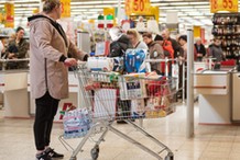 Sprzedaż detaliczna w Polsce w 2025 r. Wzrosty szczególnie silne w grudniu. GUS podał najnowsze dane