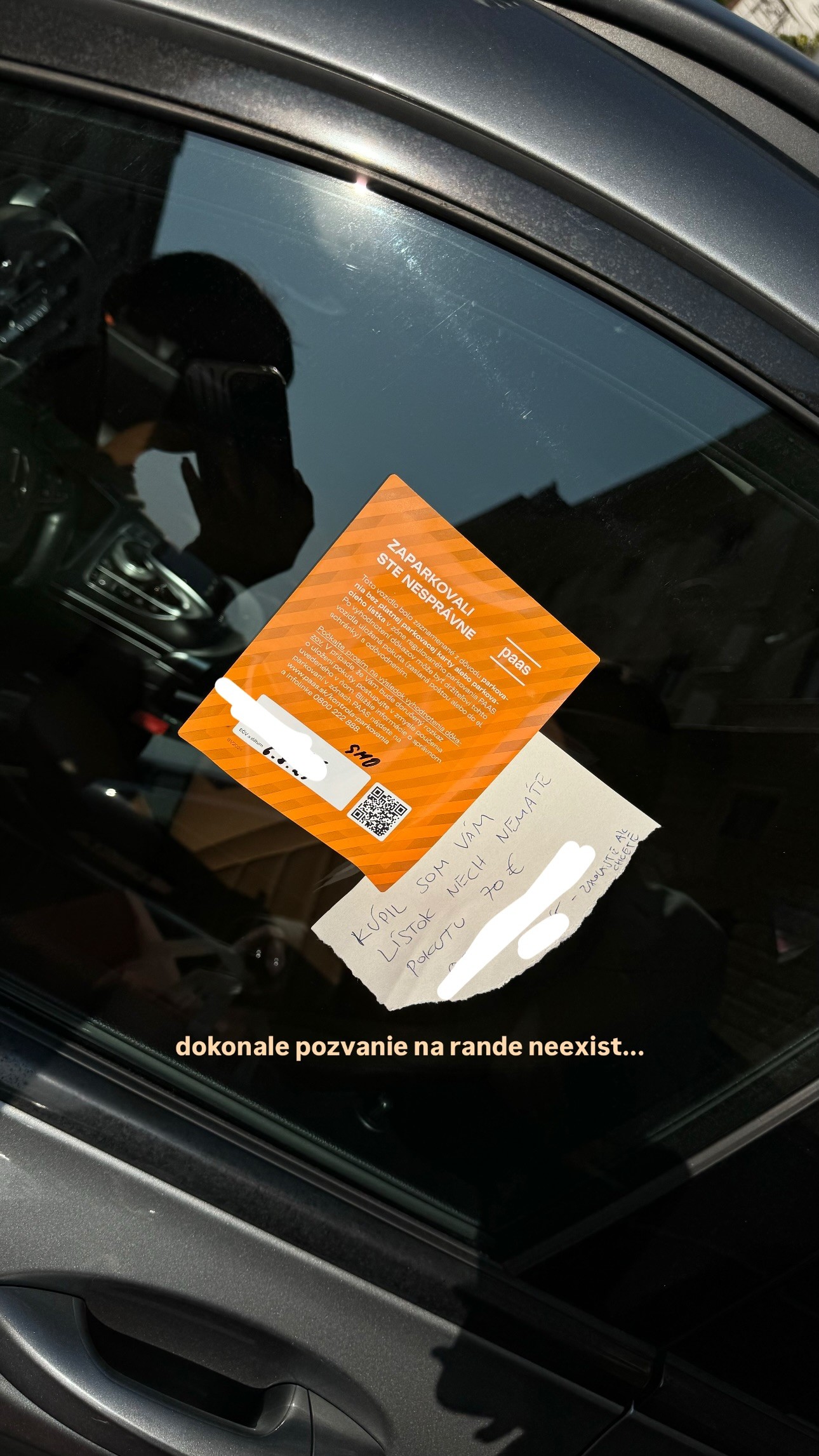 Emu Fajnor a jej kamarátku čakalo po návrate k autu nepríjemné prekvapenie. 