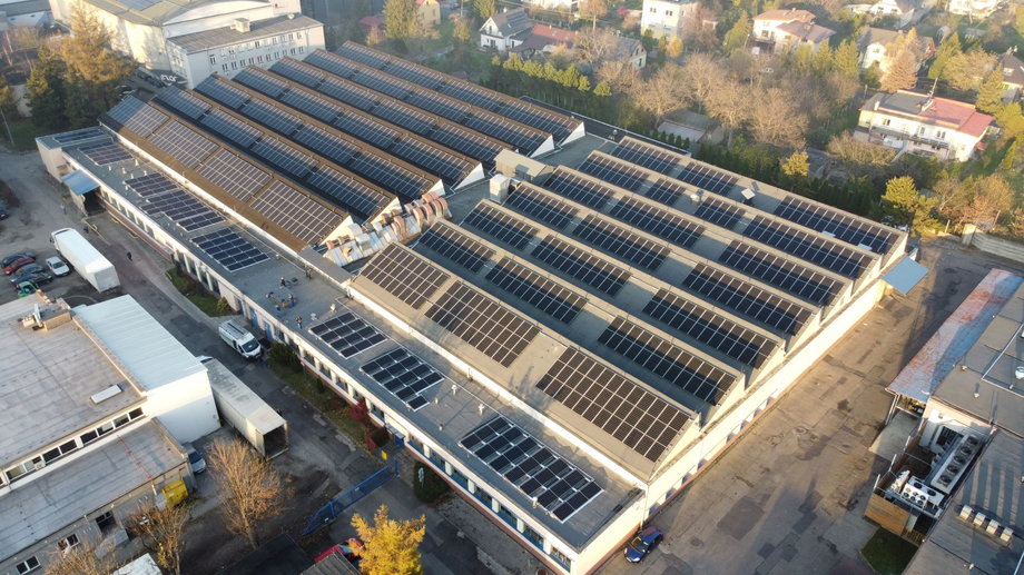 SolarEdge_instalacja o mocy 557 kW na zakładzie produkcyjnym w Bielsko-Białej, instalowana przez Ekosun
