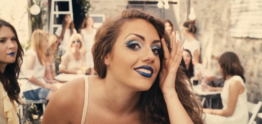 Sofija Knežević u spotu "Lipstick"
