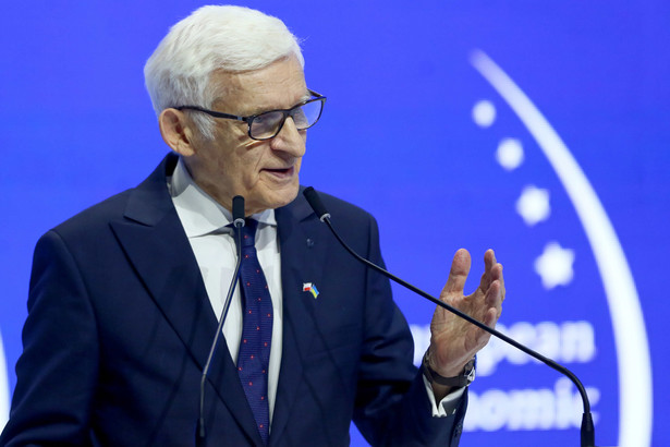 Europoseł Jerzy Buzek podczas XIV Europejskiego Kongresu Gospodarczego.