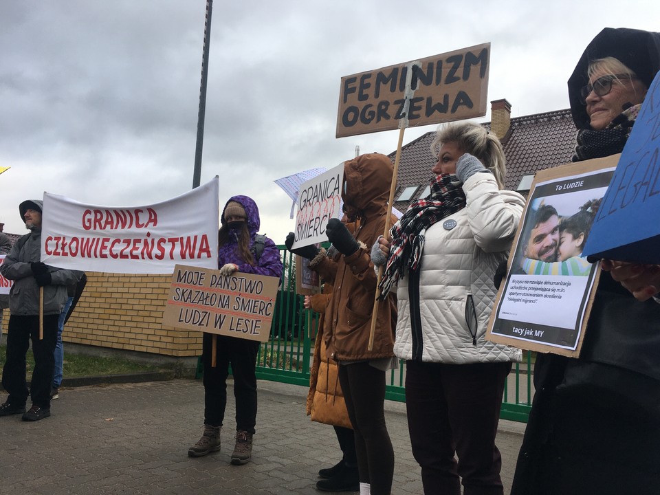 "Matki na granicę". Protest przed siedzibą Straży Granicznej