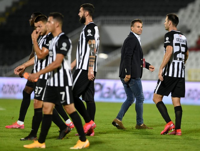 Aleksandar Stanojević i fudbaleri Partizana