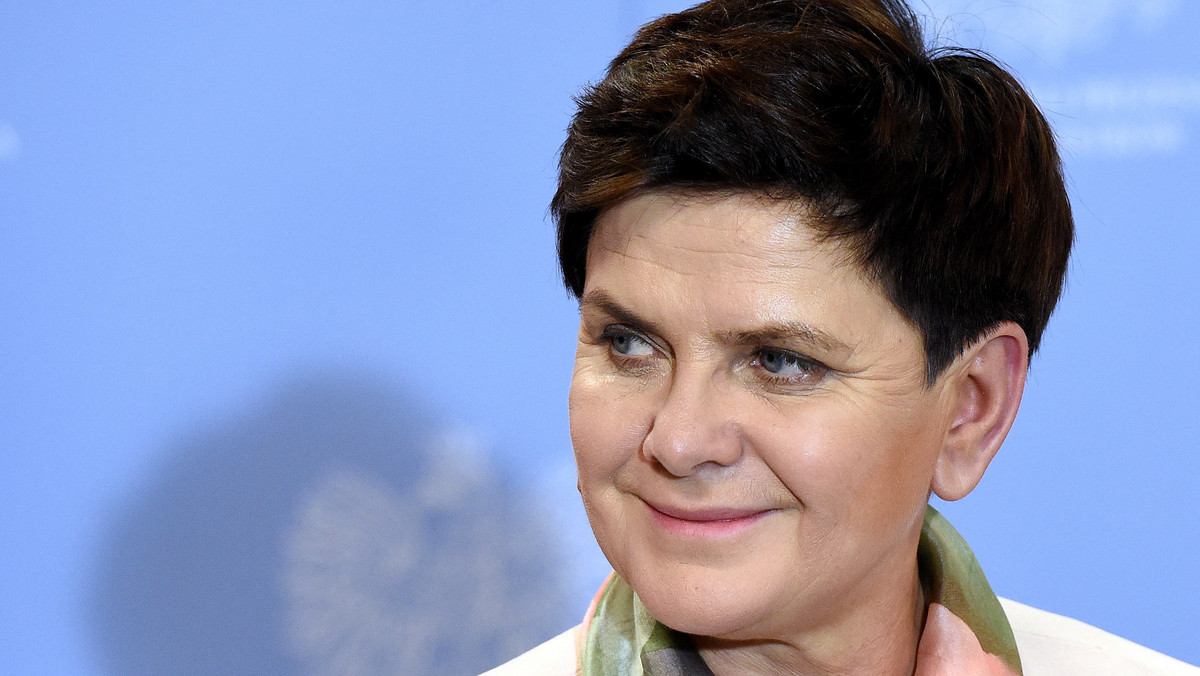 Premier Beata Szydło zapowiedziała wymianę kilku wojewodów, mówiła także o dotychczasowych dokonaniach swojego rządu - zdradzili w rozmowie z Polską Agencją Prasową posłowie PiS, którzy uczestniczyli w dzisiejszym posiedzeniu klubu w Jachrance. Obok premier, na wyjazdowym, zamkniętym posiedzeniu klubu PiS przemawiali także wicepremierzy: Mateusz Morawiecki i Jarosław Gowin oraz minister edukacji narodowej Anna Zalewska.