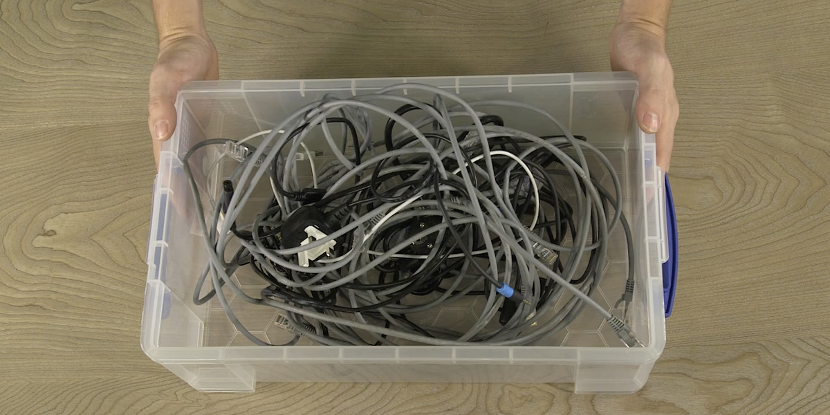 Z poplątanymi kablami można sobie poradzić domowym sposobem