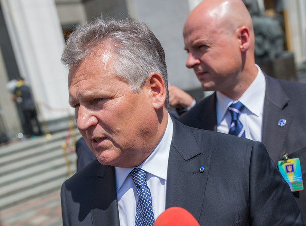 Aleksander Kwaśniewski popiera szpicę