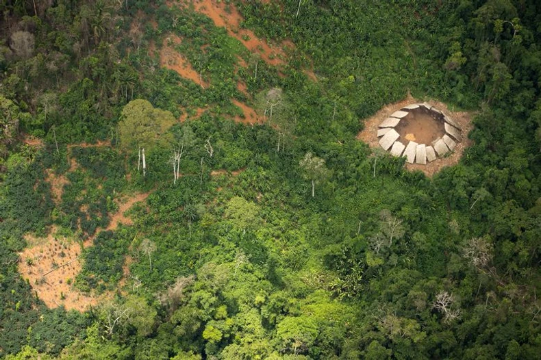 Hutukara: Skriveni u prašumi Amazona