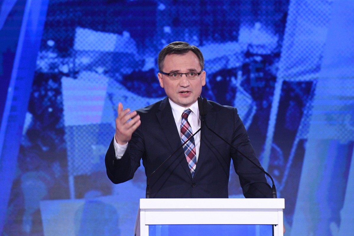 Ziobro poinformował, że resort sprawiedliwości chce też wprowadzić zmiany, które pokażą, że państwo jest w stanie dostrzegać sprawców, którzy nie są zdemoralizowani, dopuścili się złamania prawa tylko raz i dać im szansę.